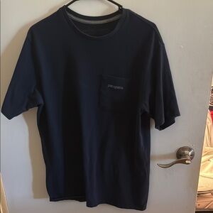 Patagonia Men's Navy Blue T-Shirt